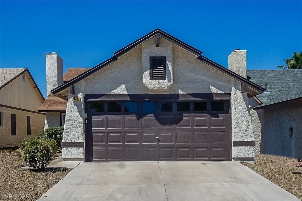 910 Clipper Drive - Photo 0