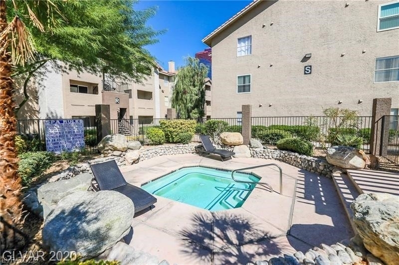 4200 S Valley View Boulevard - Photo 5