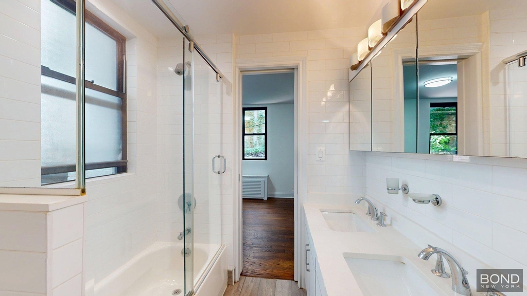 147 East 72nd Street  - Photo 3