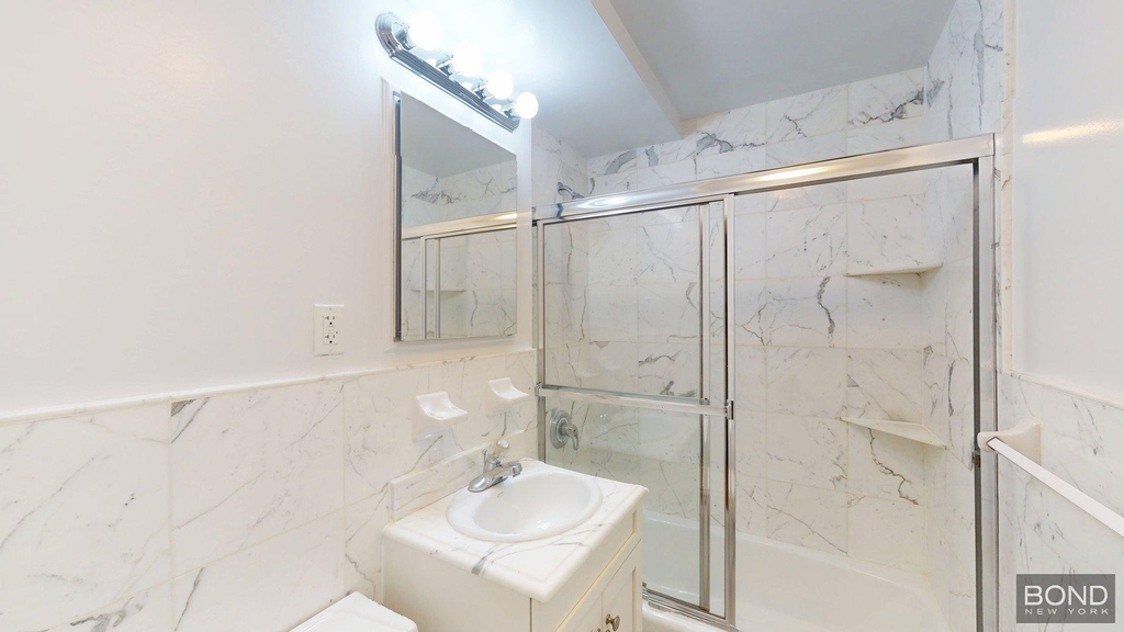 1661 York avenue  - Photo 3