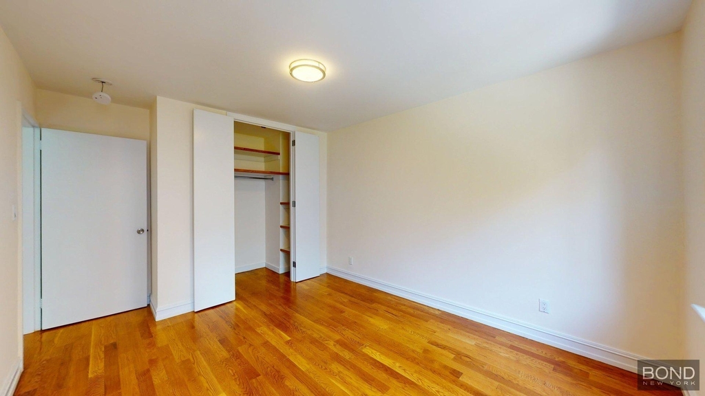 1661 York avenue  - Photo 2