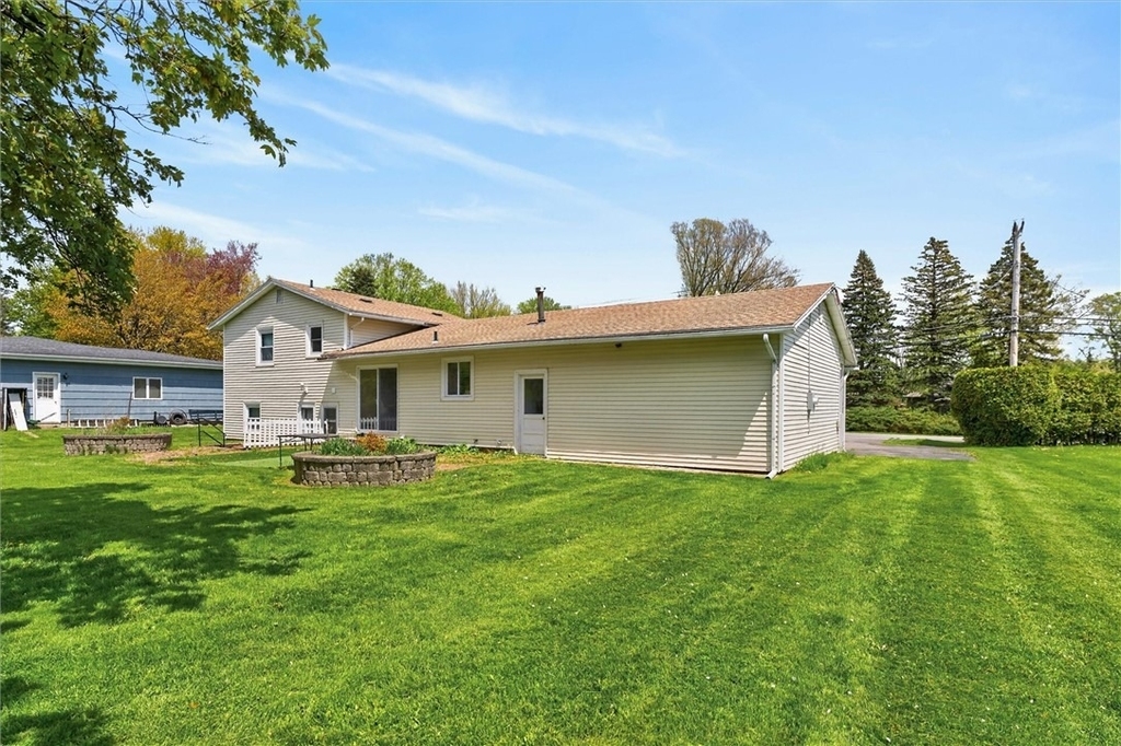 1399 Creek Street - Photo 6