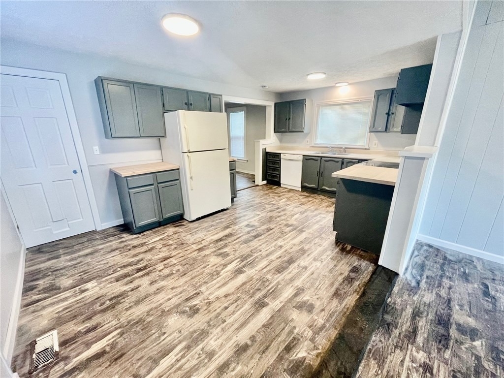 223 E Filbert Street - Photo 17