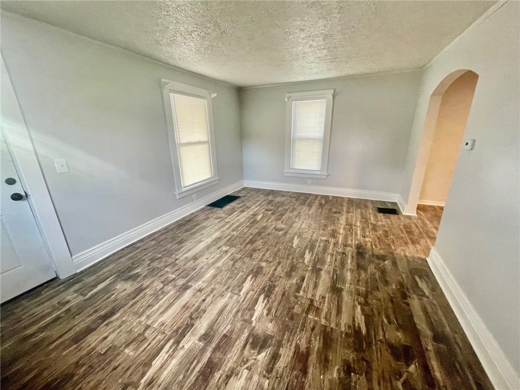 223 E Filbert Street - Photo 4