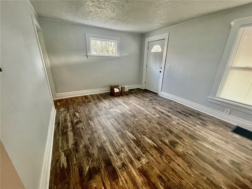 223 E Filbert Street - Photo 2