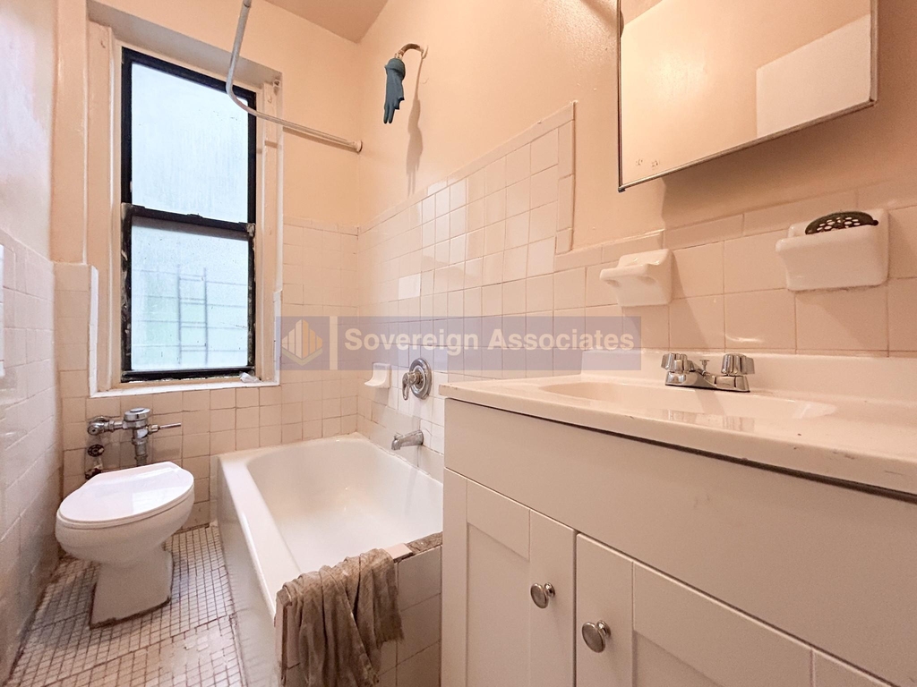 2507 Cruger Avenue - Photo 11