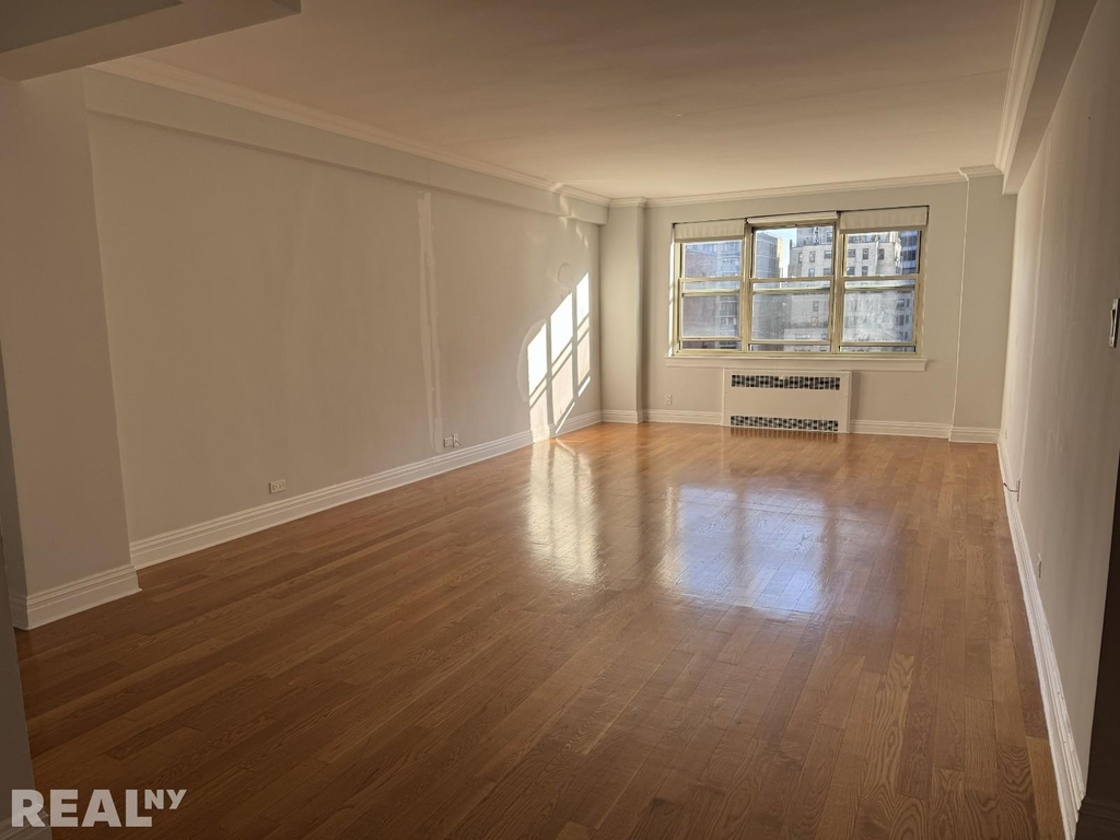 Park Ave - Photo 2