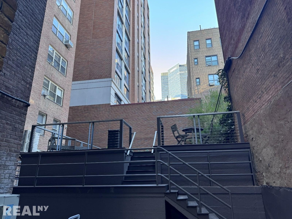 Park Ave - Photo 6