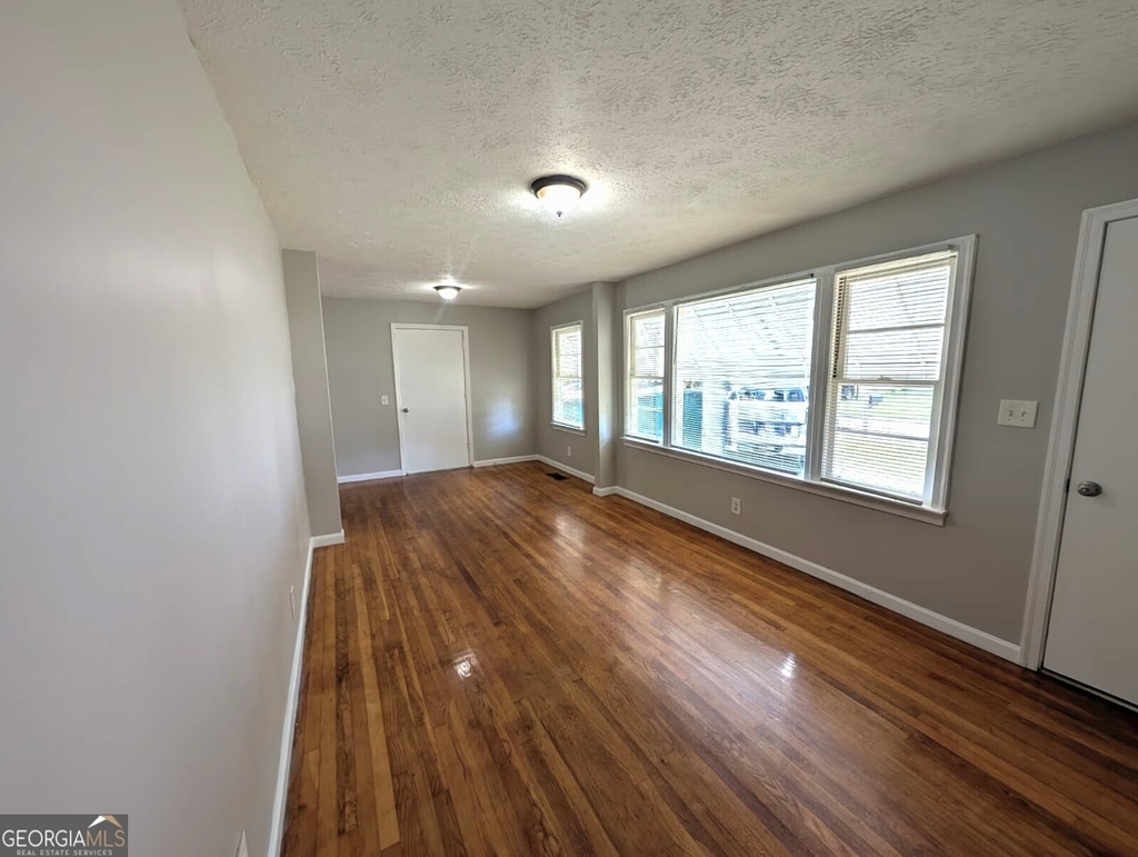218 Wallis Street - Photo 12