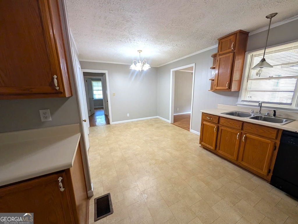 218 Wallis Street - Photo 11