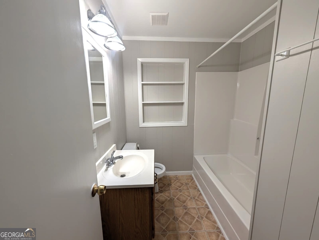 218 Wallis Street - Photo 3