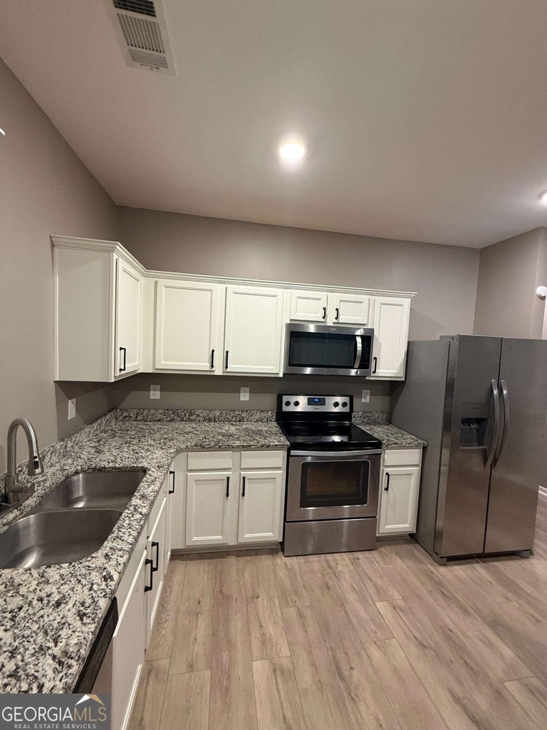 2330 Mckenna Square Drive - Photo 2