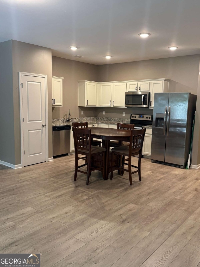2330 Mckenna Square Drive - Photo 3