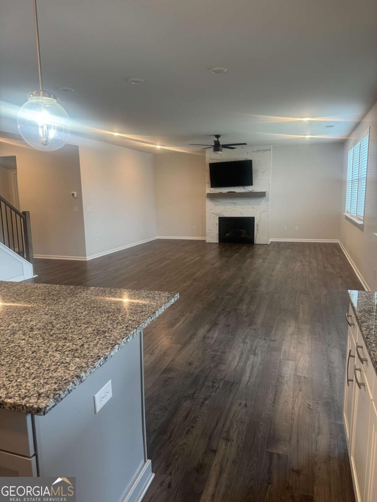 719 Saffron Boulevard - Photo 3