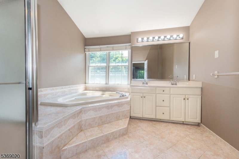 5 Savannah Court - Photo 12