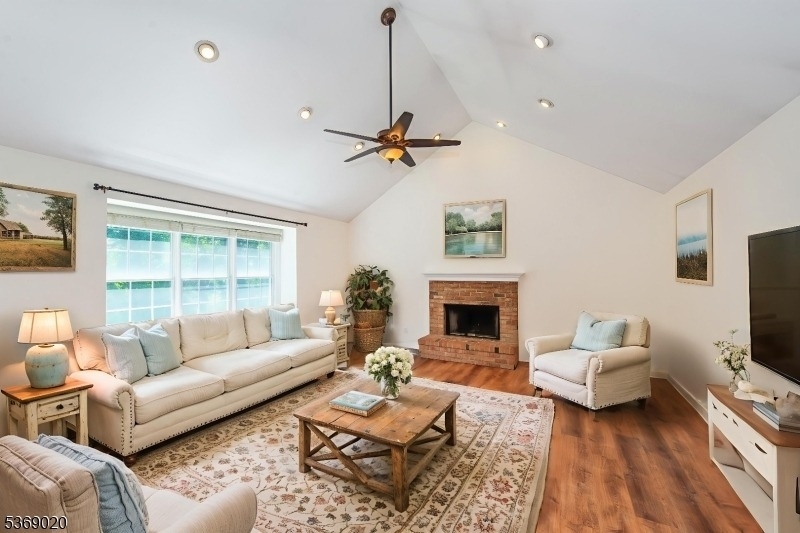 5 Savannah Court - Photo 6
