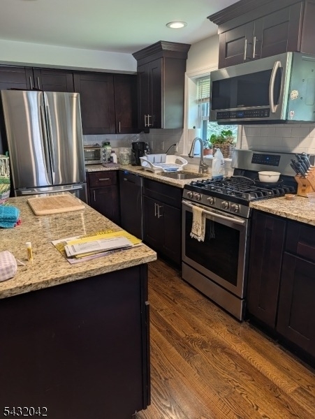 174 Snyder Ave - Photo 3