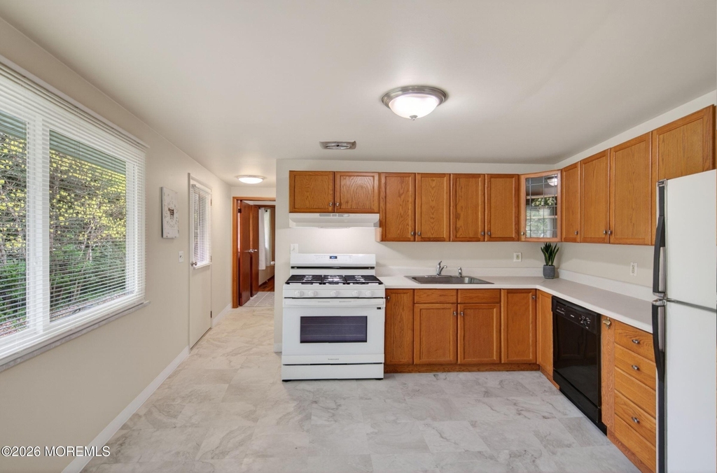 29 Demmert Avenue - Photo 10