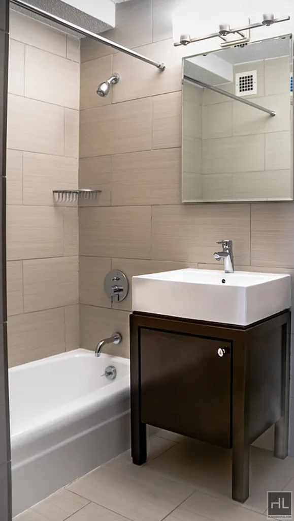 2nd Avenue - Photo 5