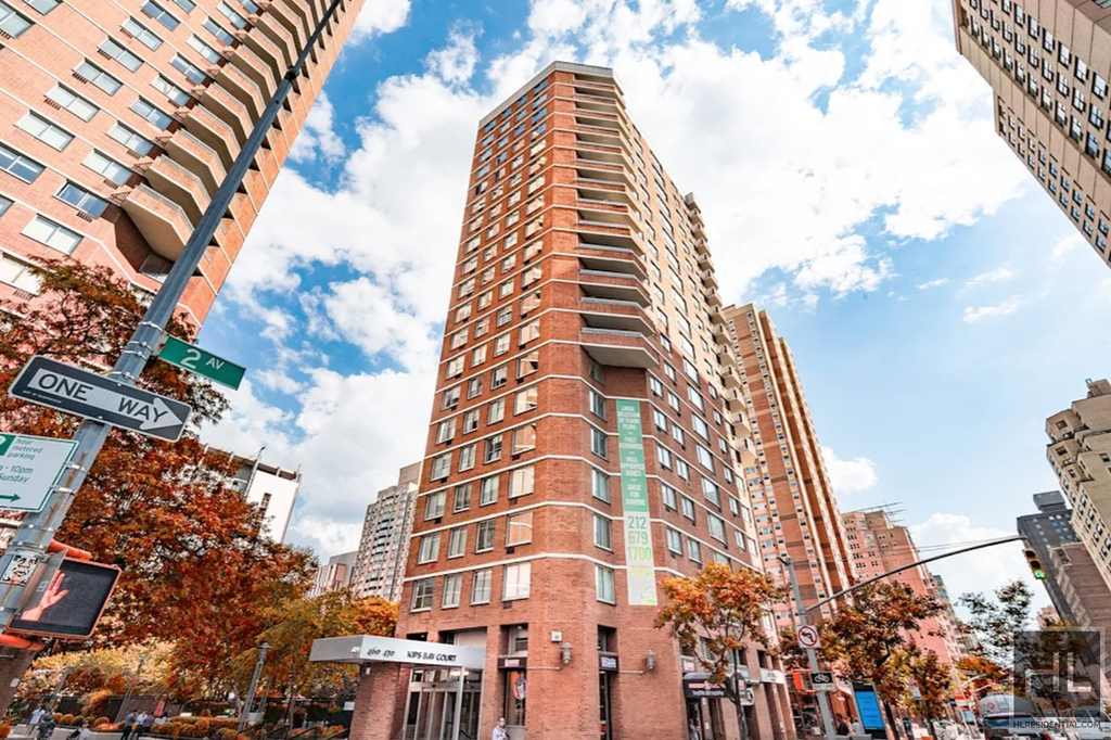 2nd Avenue - Photo 9