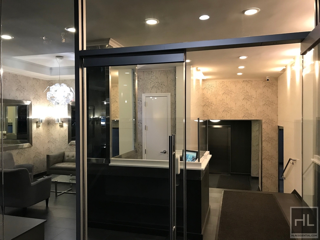 East 56 Street - Photo 2