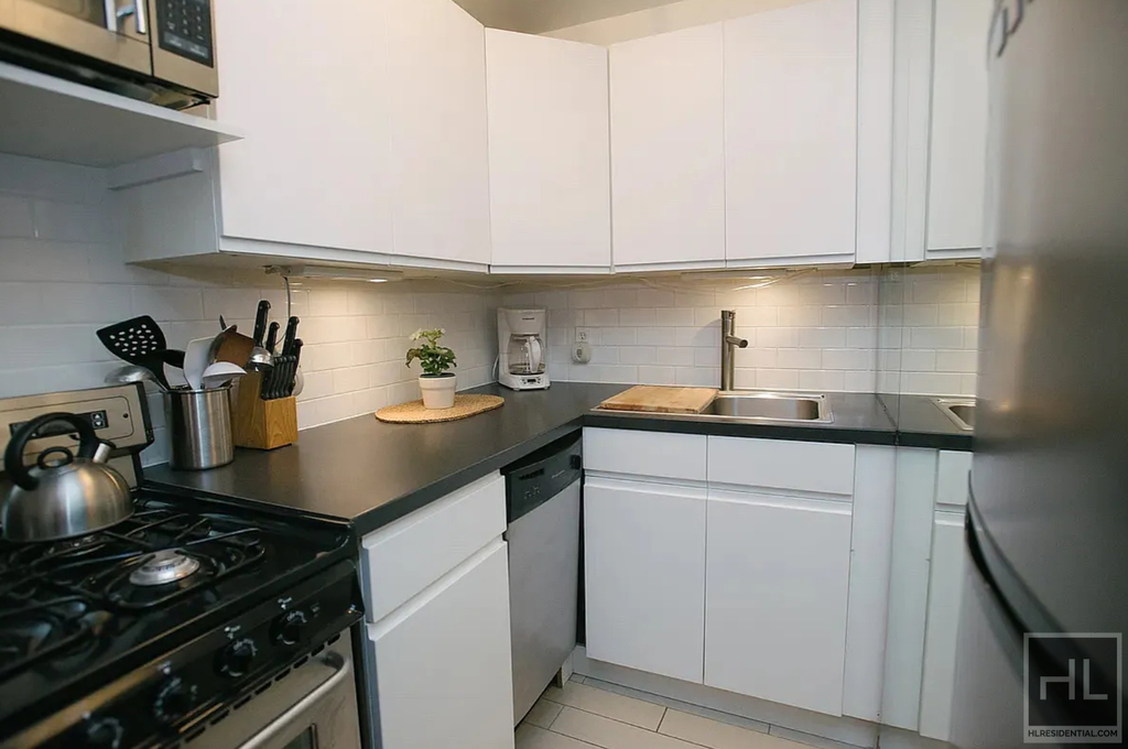 West 72 Street - Photo 4