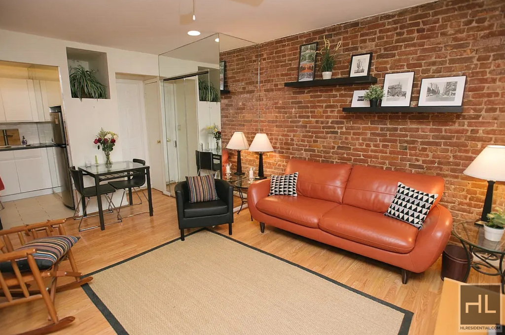 West 72 Street - Photo 1