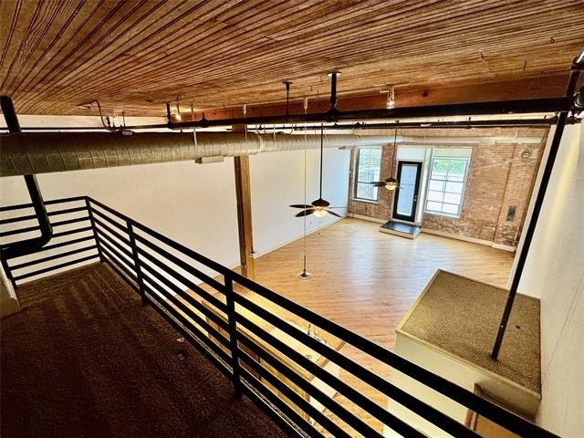 3026 Commerce - Photo 9