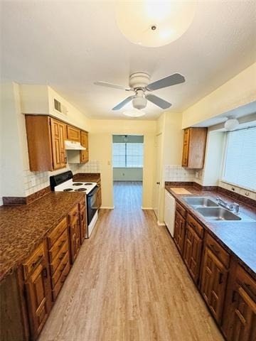 8513 Kensington Drive - Photo 2