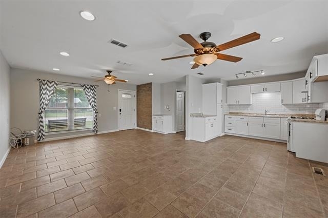 6209 Shadydell Drive - Photo 2