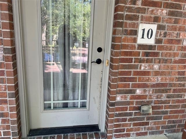 420 W Franklin Street - Photo 1
