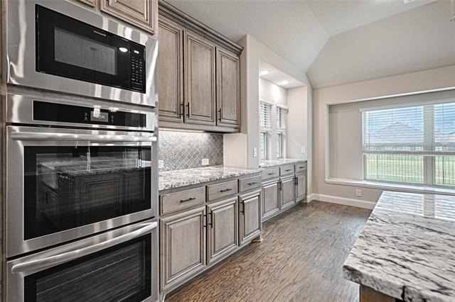 521 Livia Street - Photo 5