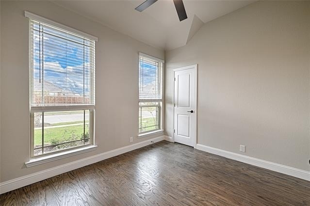 521 Livia Street - Photo 2