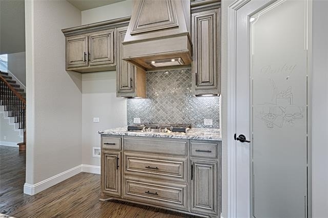 521 Livia Street - Photo 7