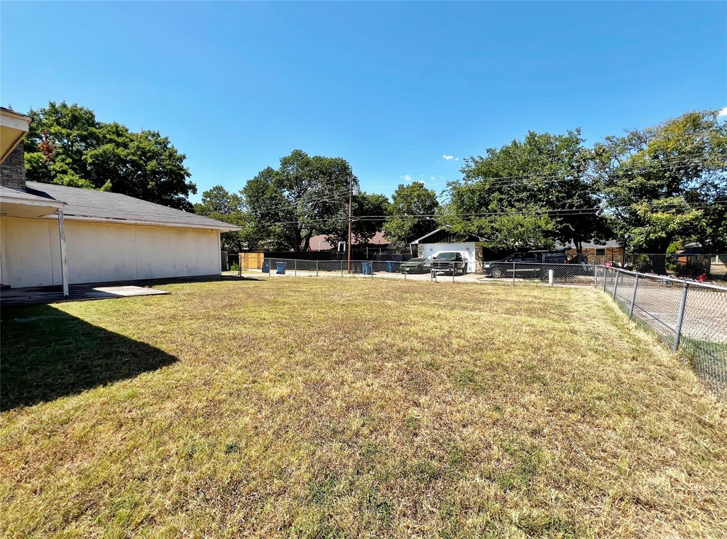 221 Connie Drive - Photo 21