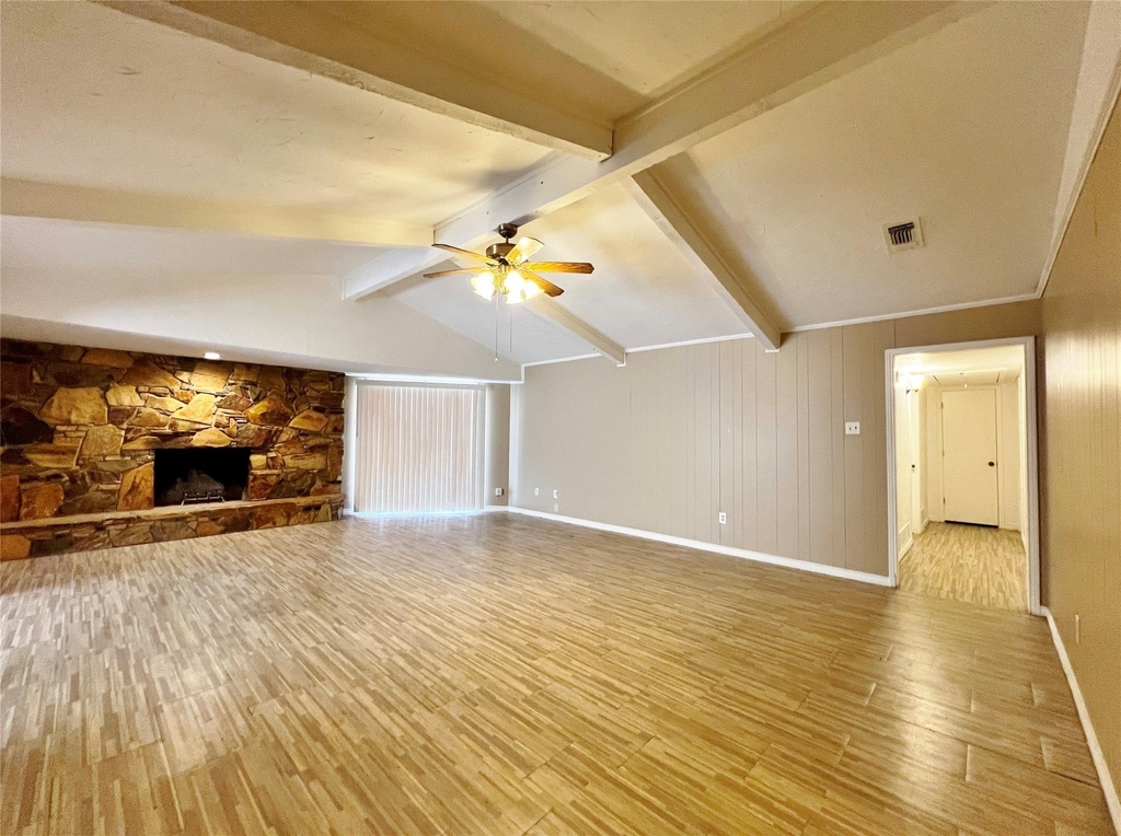 221 Connie Drive - Photo 3