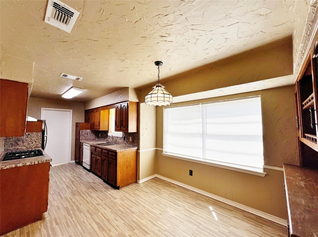 221 Connie Drive - Photo 8