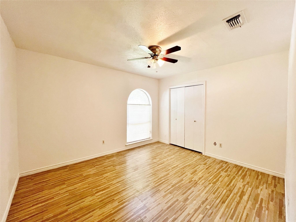 221 Connie Drive - Photo 11