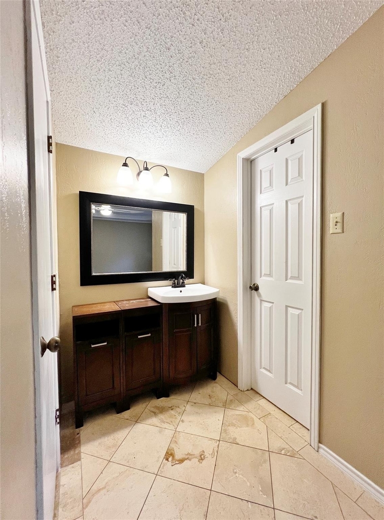 221 Connie Drive - Photo 17