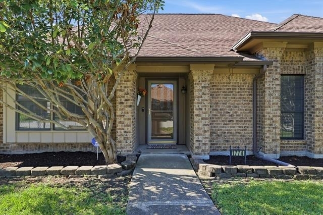 1774 Clydesdale Drive - Photo 2
