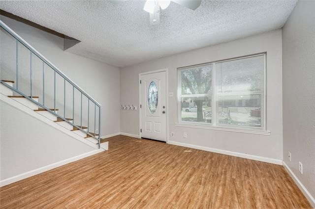 604 Meadow View Court - Photo 2
