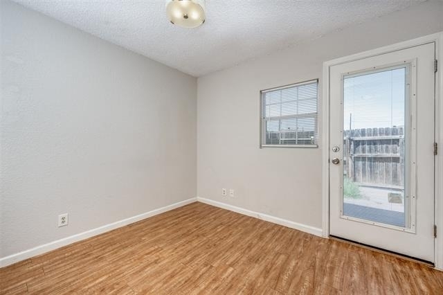 604 Meadow View Court - Photo 4