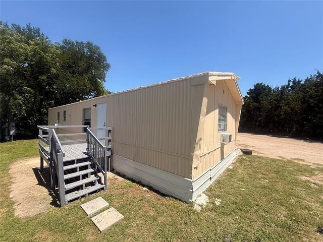 541 Simmons Way - Photo 0