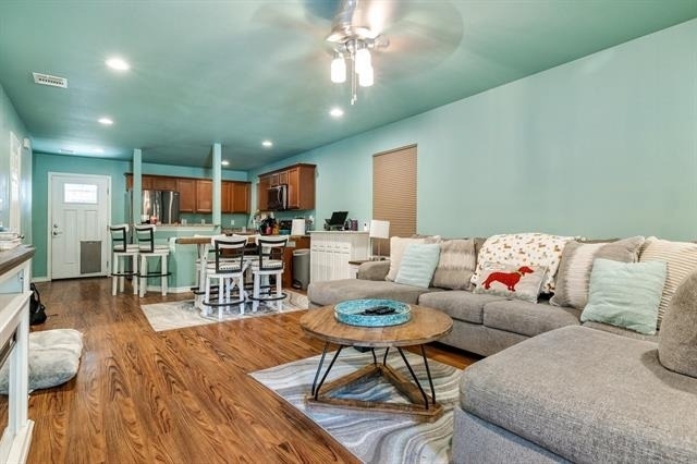 3509 Spencer Street - Photo 2