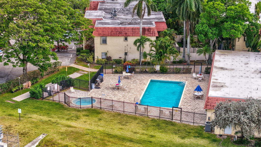 138 S Cypress Road - Photo 22