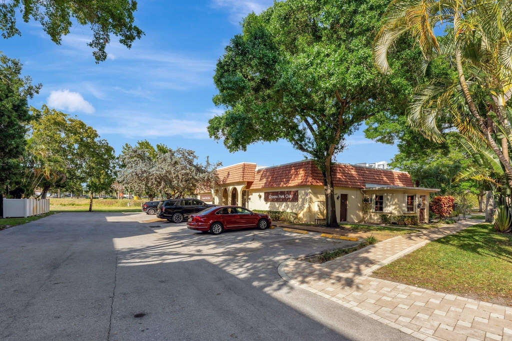 138 S Cypress Road - Photo 24