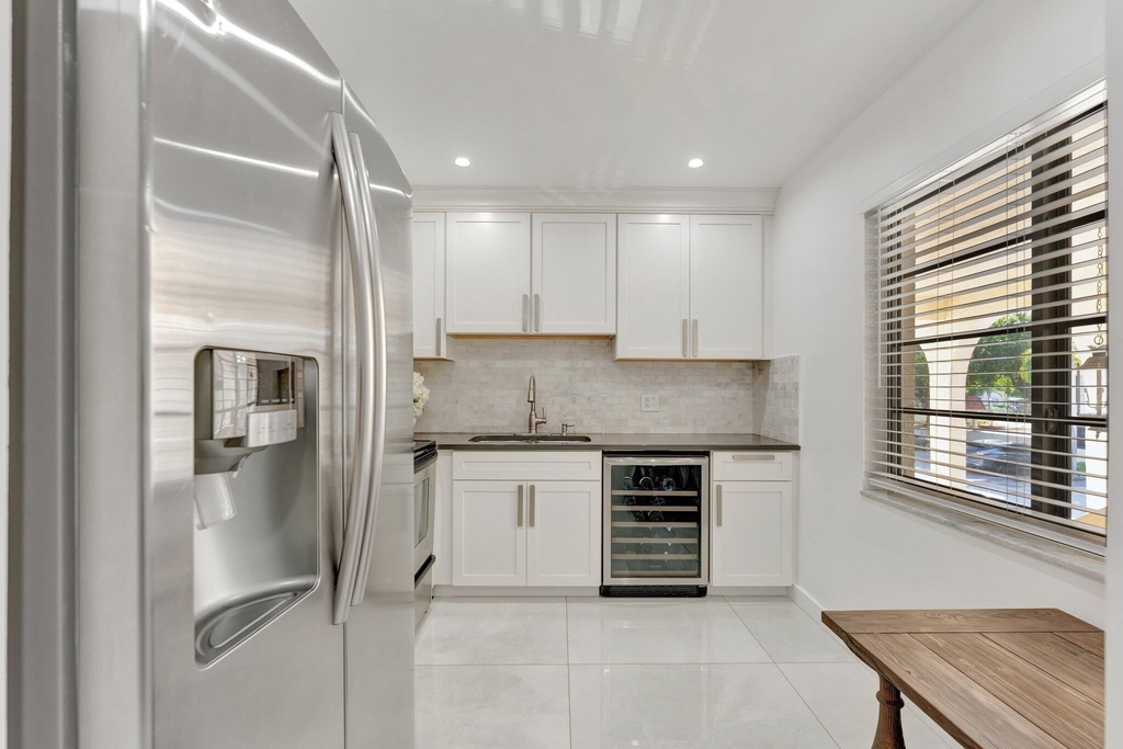 138 S Cypress Road - Photo 4