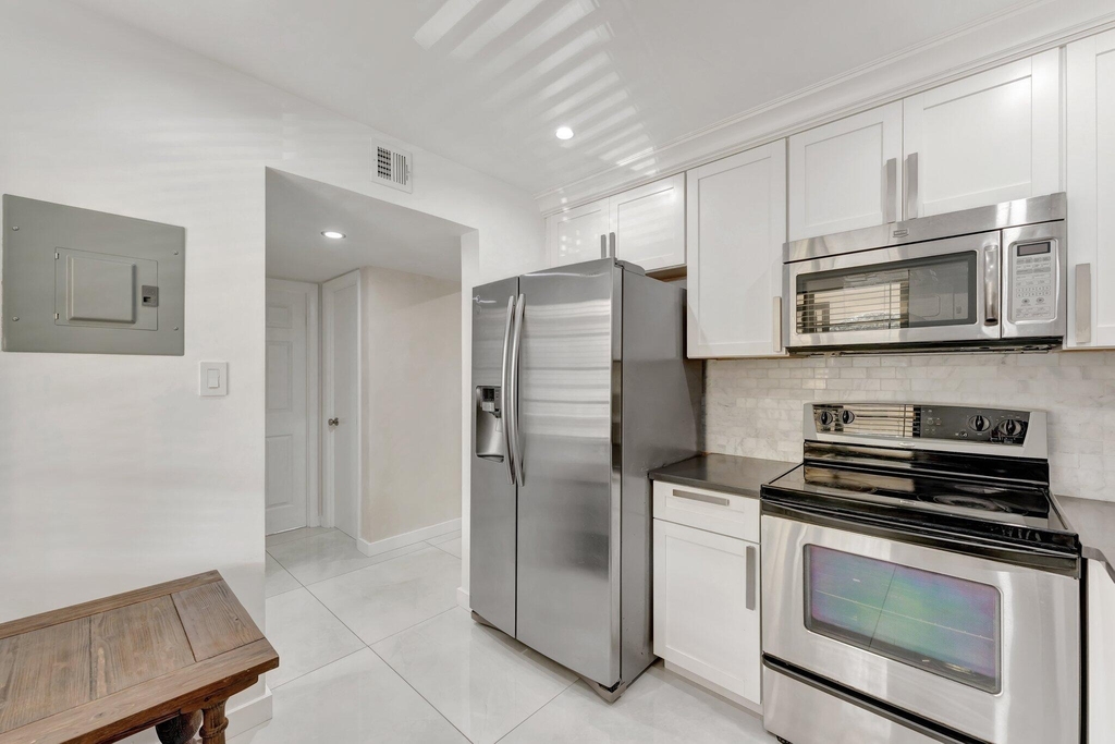 138 S Cypress Road - Photo 6