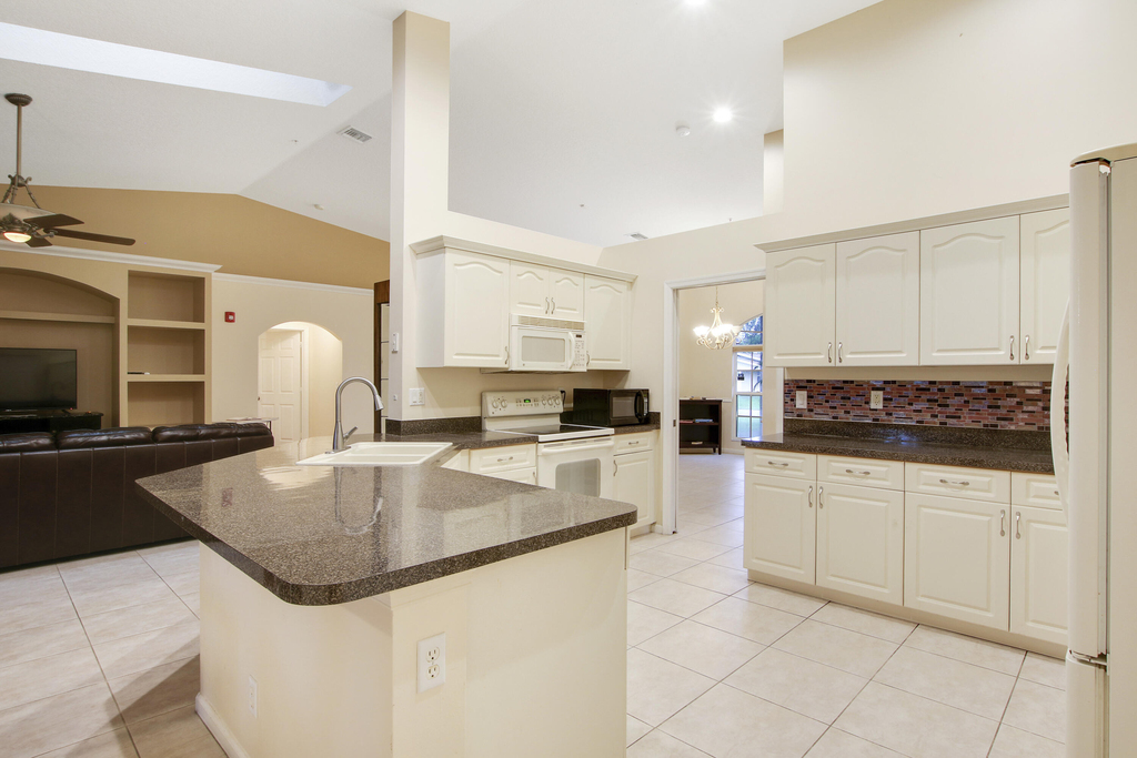 1198 Se Petunia Avenue - Photo 31