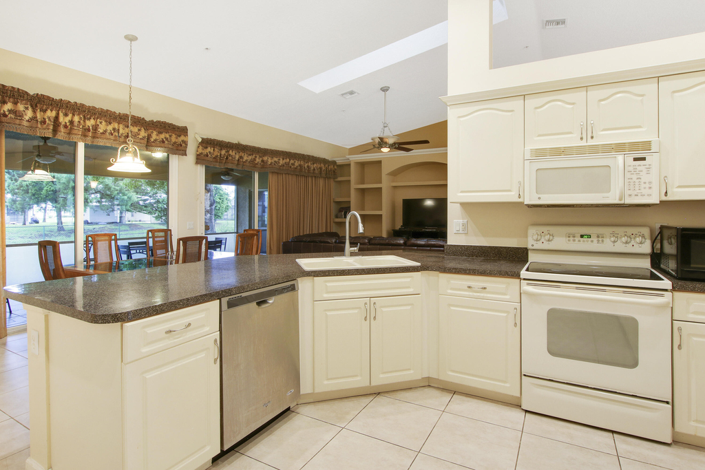 1198 Se Petunia Avenue - Photo 32
